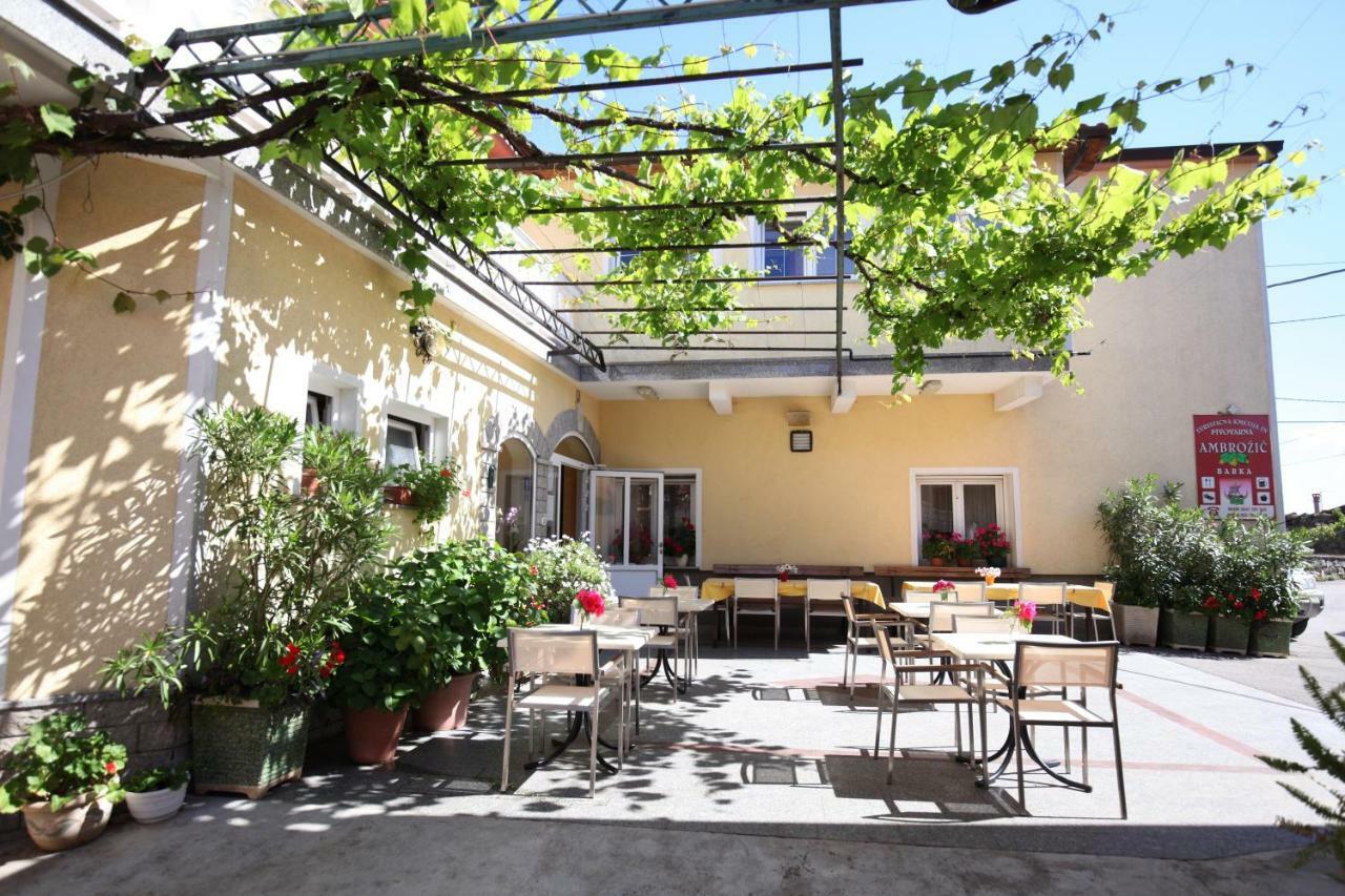 Rooms And Apartment Ambrozic Vremski Britof Экстерьер фото